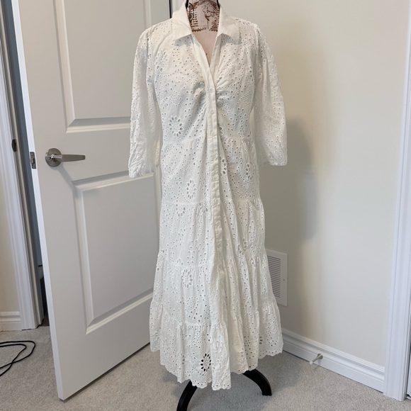 LAURA
Chic White Eyelet Midi Dress - Picture 2 of 7